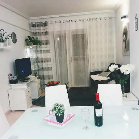 Margaret Apartment