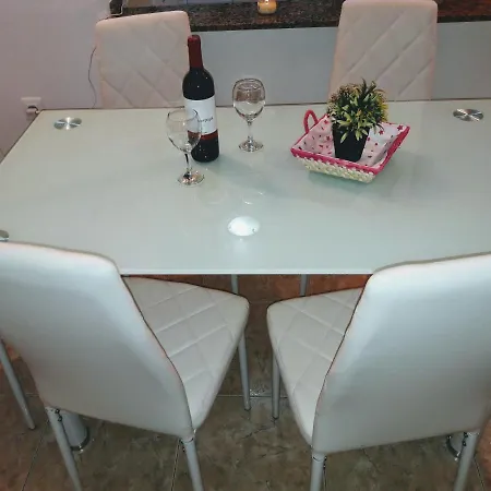 Margaret Apartment *